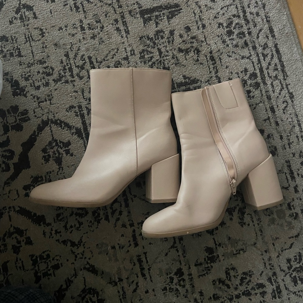 Super cute memory foam boots